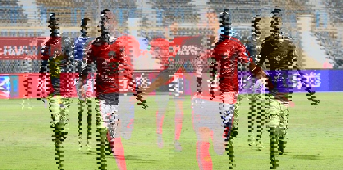 غضب بين لاعبي الأهلي المصري بسبب الخصومات الكبيرة