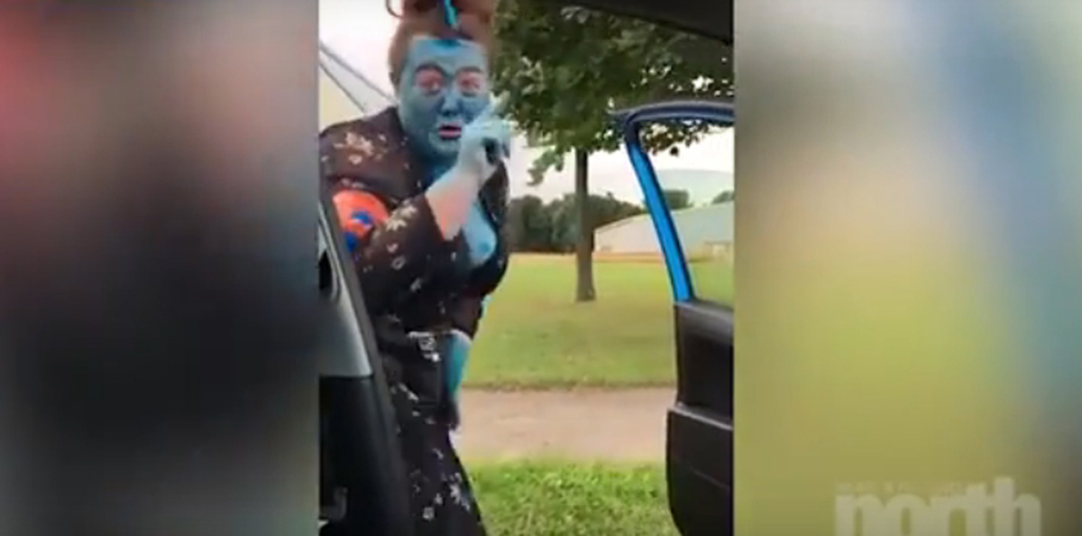 "بيبي شارك"... سيدة تشعل الإنترنت بـ"تحدّ جديد" يشبه كيكي (فيديو)