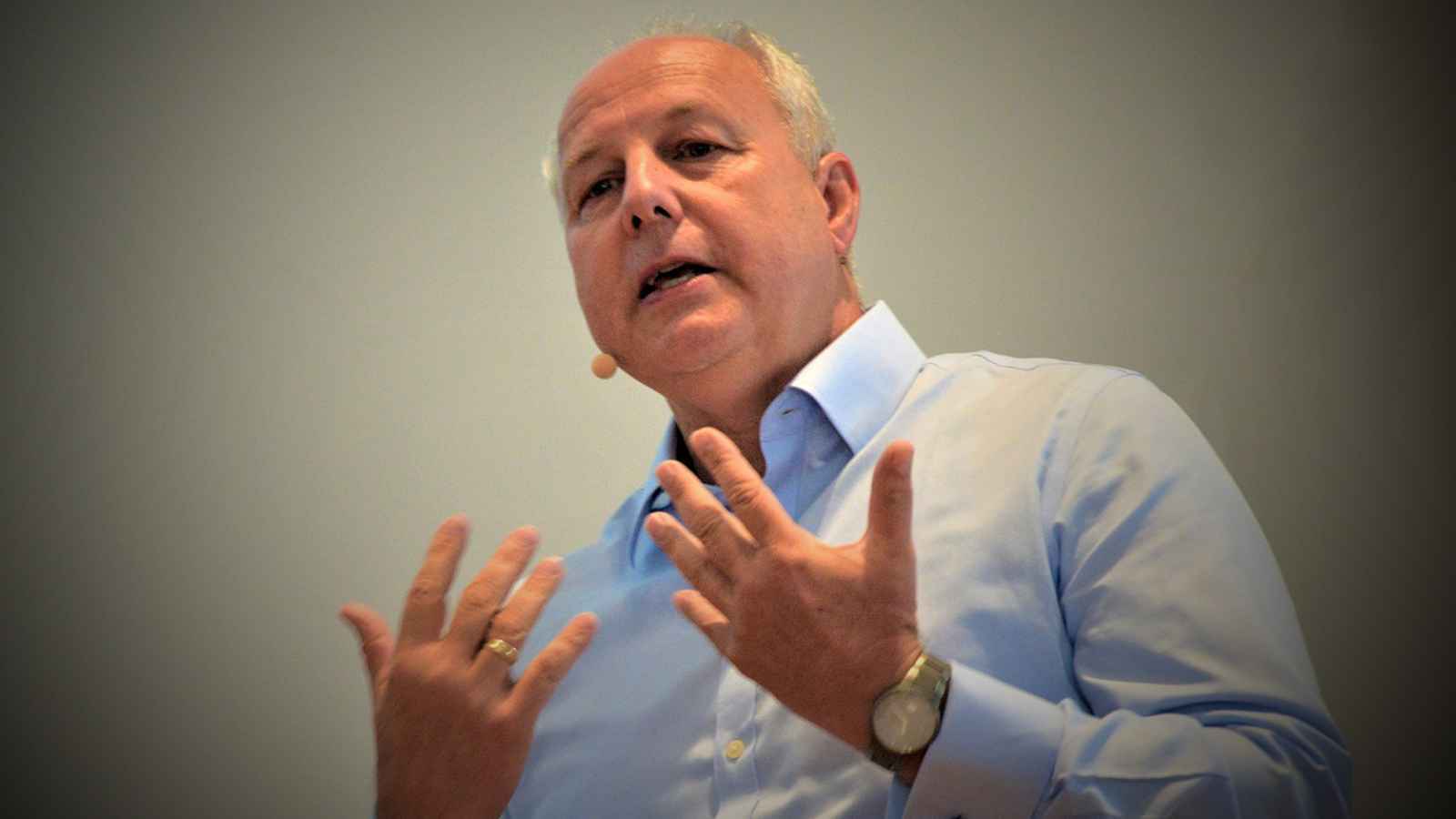 مسؤول أوروبي يكشف لـ"إرم نيوز" خفايا "صفقة ترامب" المرتقبة