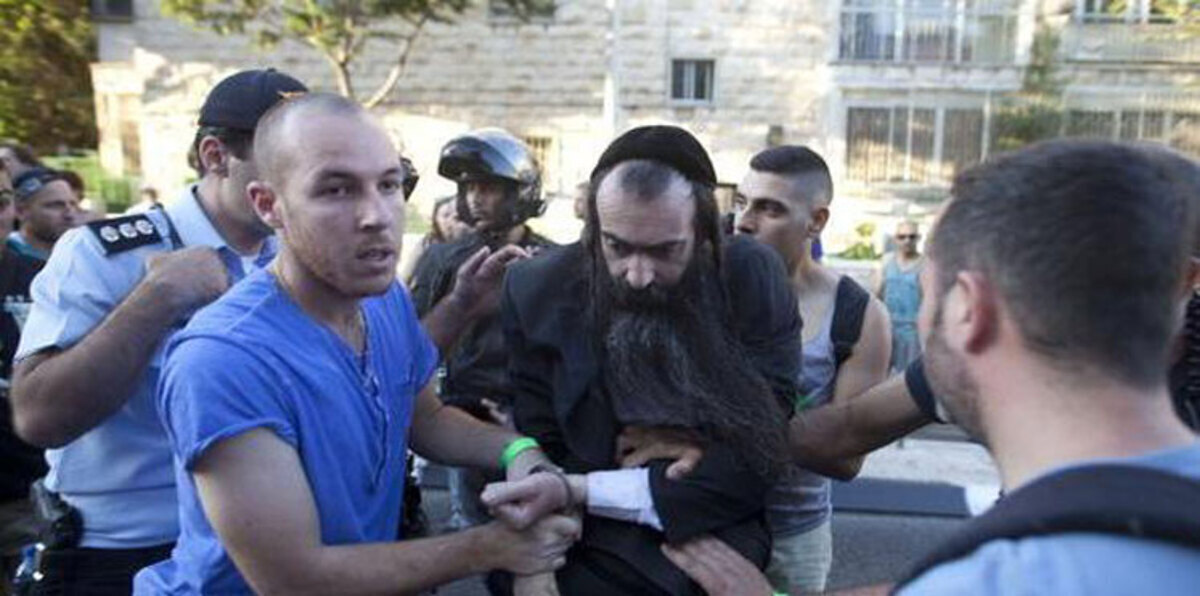 وفاة إسرائيلية طعنها متشدد بسكين في مسيرة للمثليين