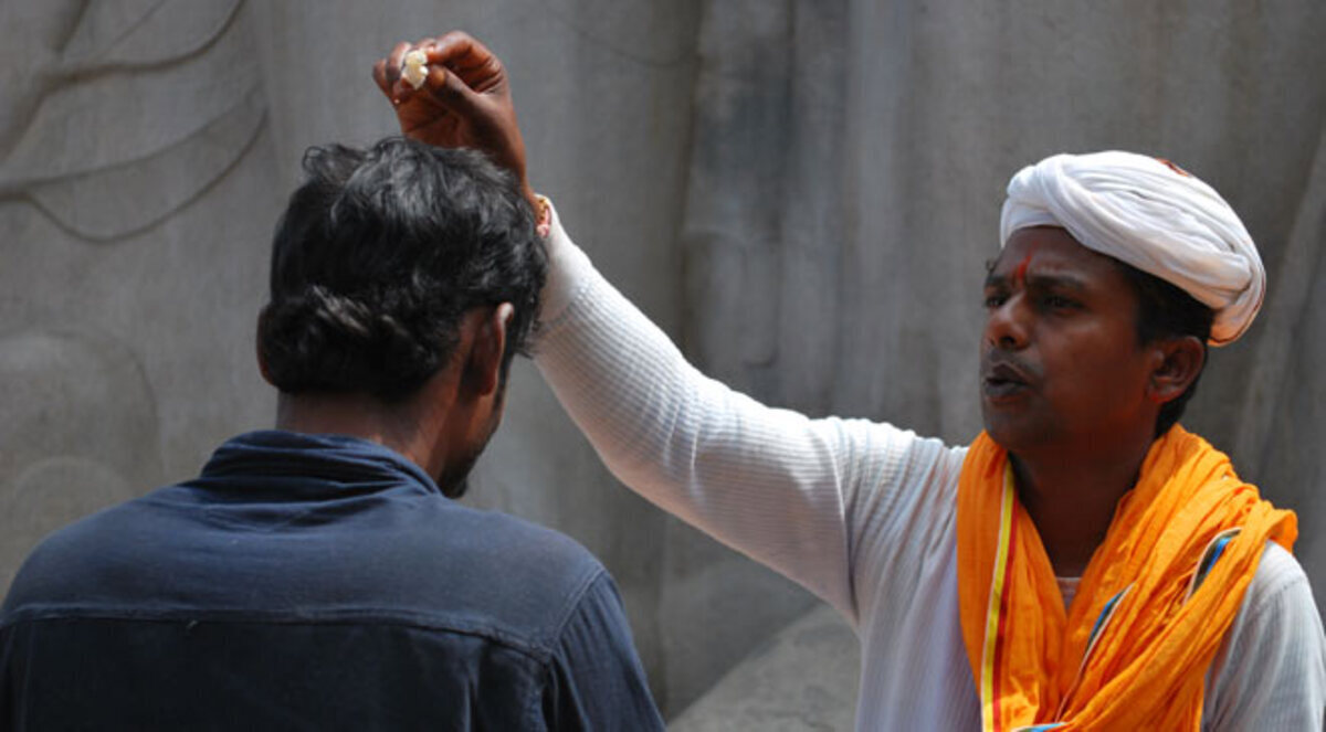 متطرفون هندوس يحولون مسلمين ومسيحيين إلى الهندوسية