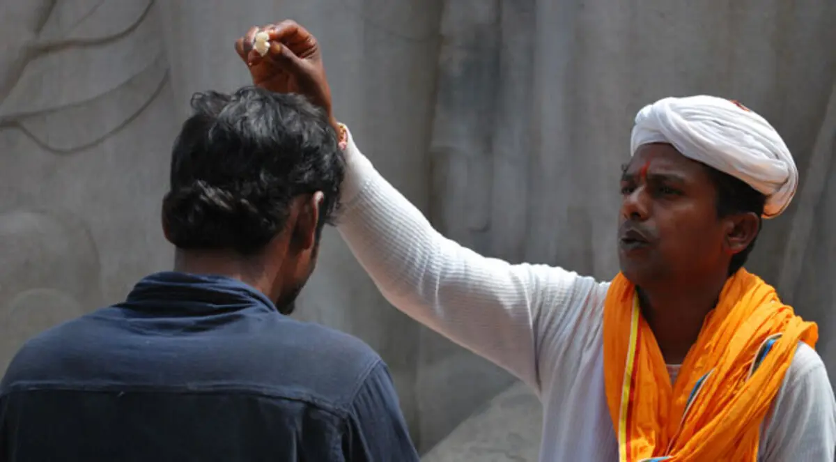 متطرفون هندوس يحولون مسلمين ومسيحيين إلى الهندوسية