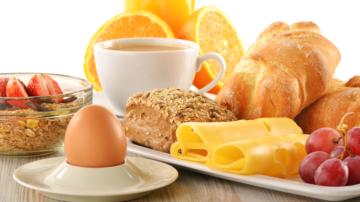 تناول الإفطار في هذا الموعد يقلل خطر الإصابة بداء السكري