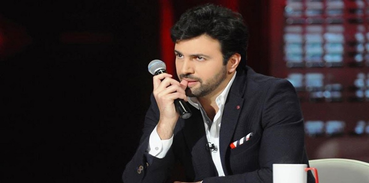 كشف السر وراء مقاطعة تيم حسن للحوارات الصحفية