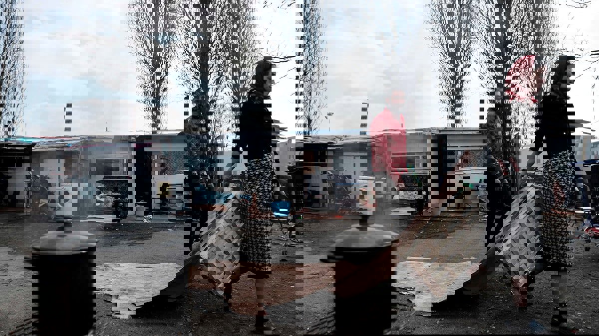 "لوفيغارو": إخلاء مدينة "الصفيح" في فرنسا من البلغاريين والغجر 