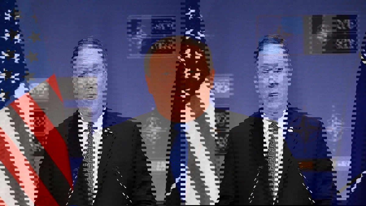 "بومبيو" يحذر بريطانيا من شبكة هواوي الصينية