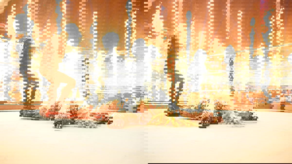 في مشهد صادم.. راندي أورتن يشعل النار في جسد "ذا فيند" خلال نزال "WWE TLC 2020" (فيديو)