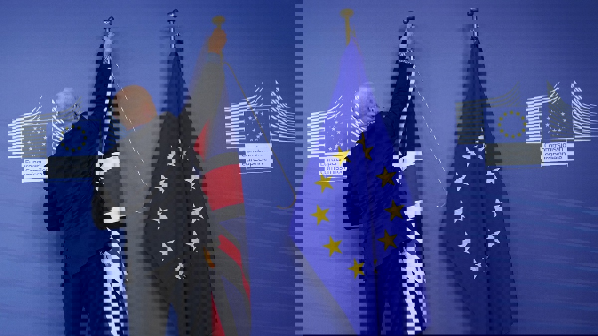 الاتحاد الأوروبي يبدي استعداده لإبرام اتفاق تجاري "طموح" مع لندن