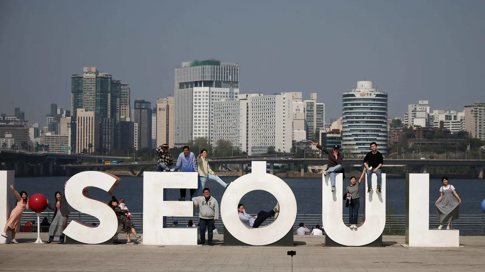 سيول تُعلن استقبال 38 منشقًا من كوريا الشمالية