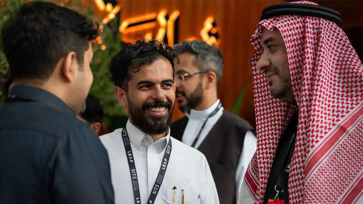 رئيس قنوات ثمانية يقدم وعدًا مثيرًا للجمهور السعودي (فيديو)