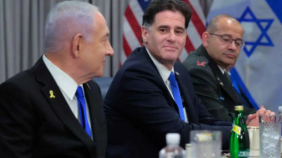 نتنياهو يوفد ديرمر لمراقبة مفاوضات واشنطن وطهران