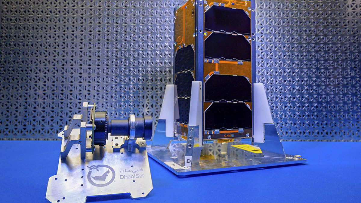 الإمارات.. جامعة خليفة تطلق القمر الاصطناعي الثاني "ظبي سات" (فيديو)