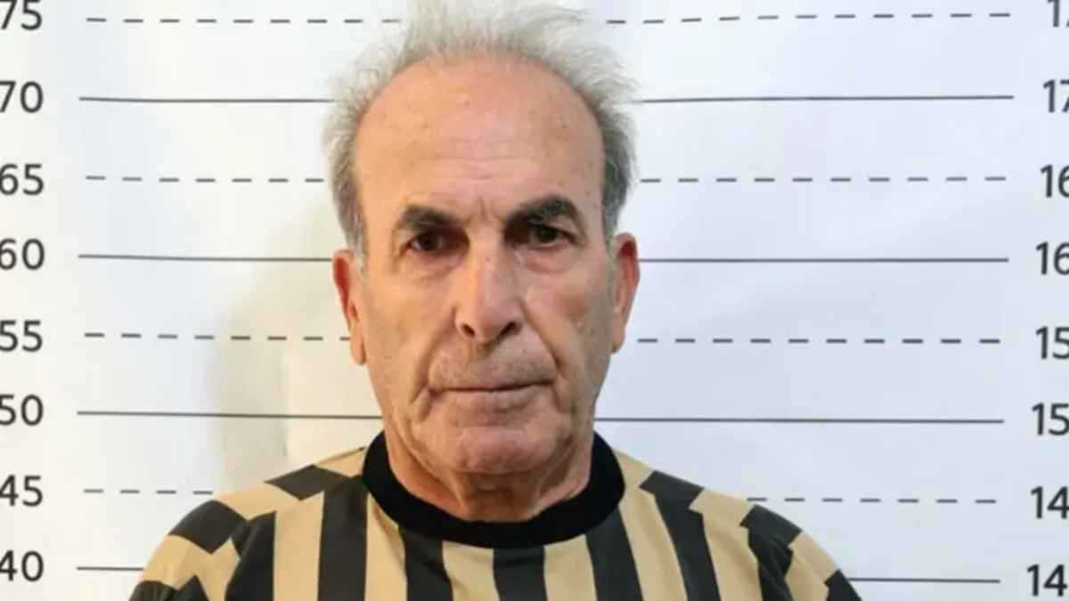 مبتكر "غرف الملح" في سجن صيدنايا.. من هو أكرم سلوم؟