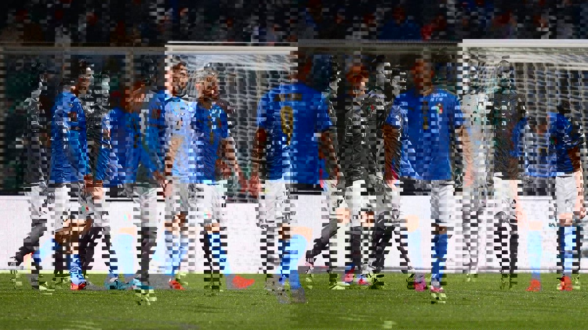 "إلى الجحيم".. صدمة في الصحف بعد فشل منتخب إيطاليا في التأهل إلى كأس العالم 2022