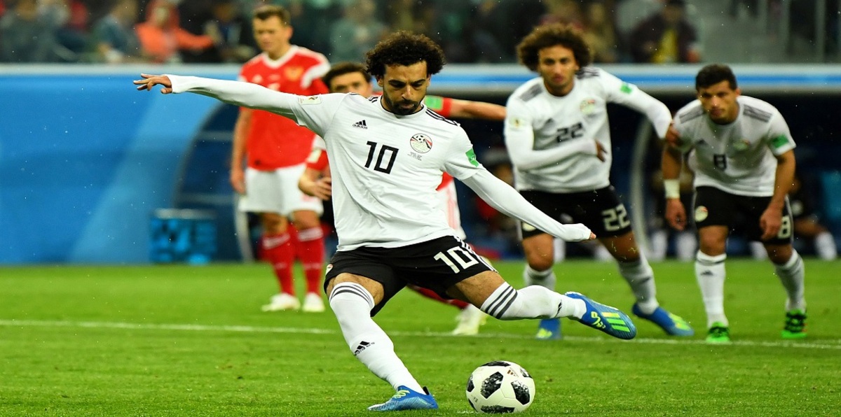 الرئيس الشيشاني رمضان قادروف يمنح محمد صلاح حق المواطنة الشيشانية