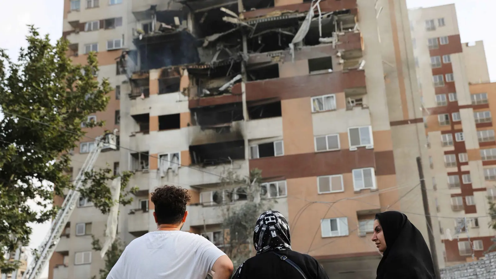 وزراء خارجية الأردن ومصر والسعودية: هجوم إسرائيل على إيران تصعيدٌ خطير