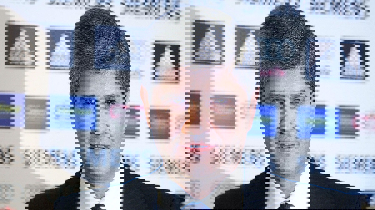 بعد وفاة لورينزو سانز.. رئيس آخر لريال مدريد يصاب بفيروس كورونا