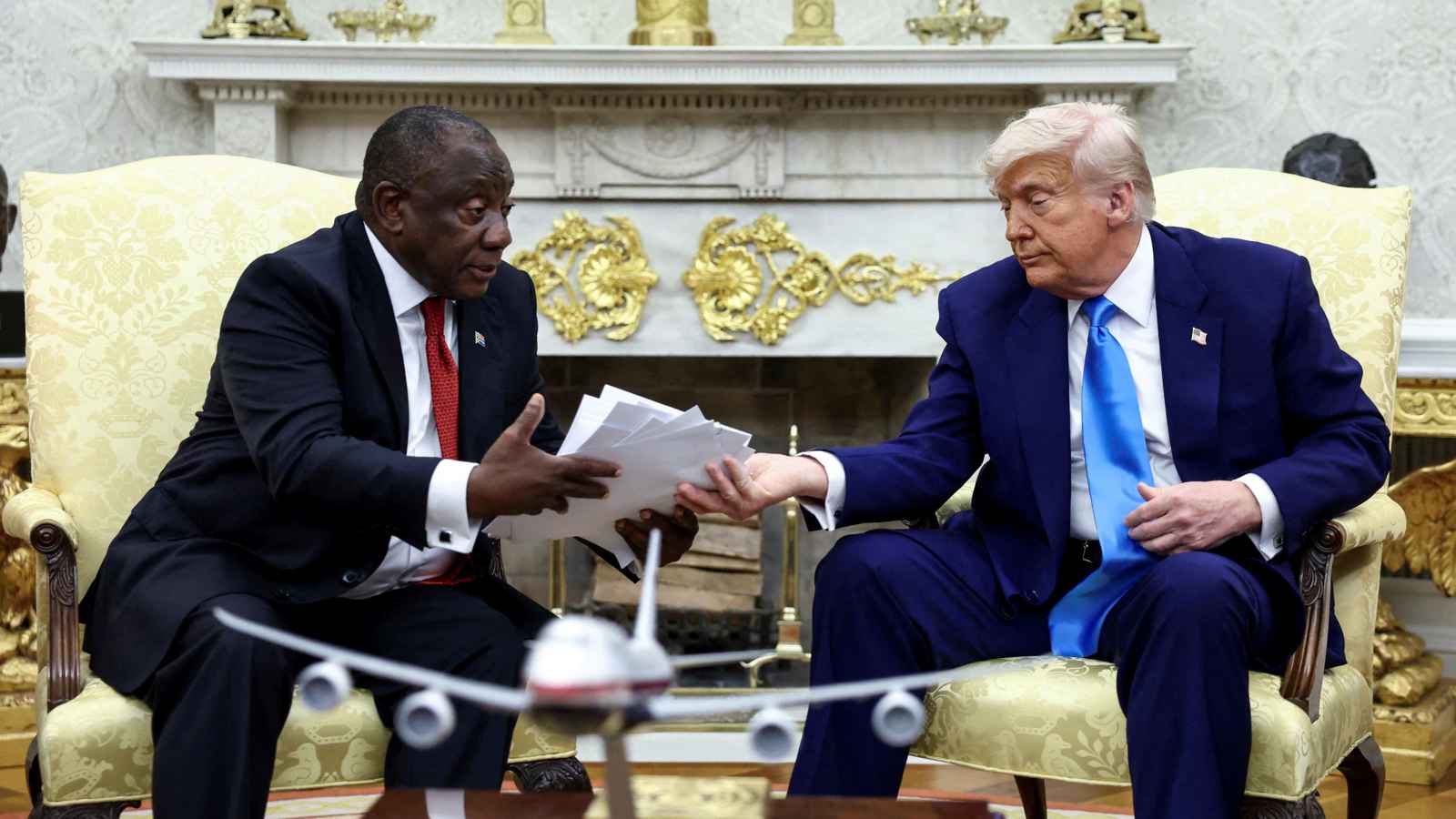 وسط تدهور العلاقات.. ترامب ورئيس جنوب أفريقيا "وجهاً لوجه"