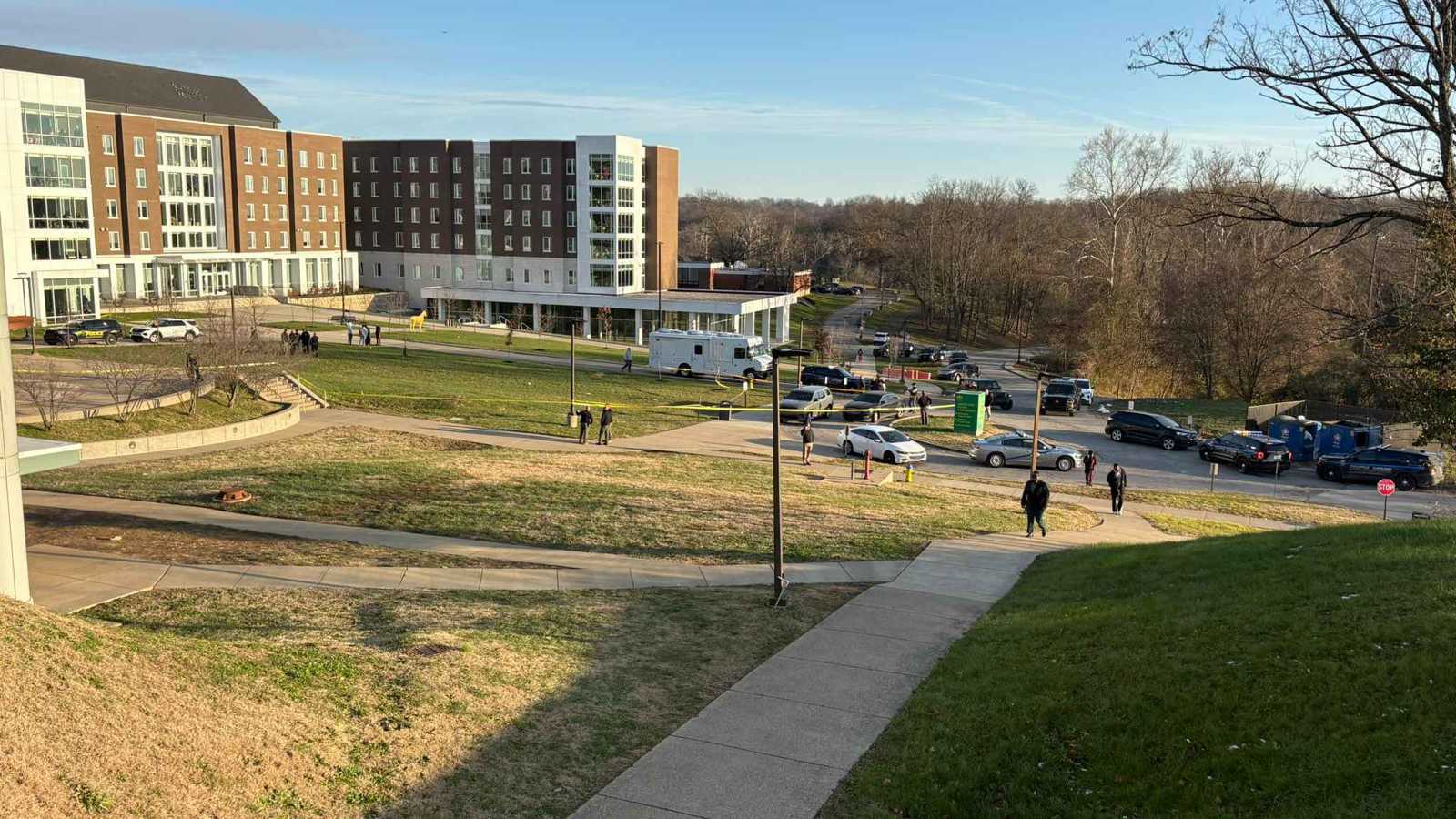 مقتل طالب وإصابة آخر بإطلاق نار في جامعة ولاية كنتاكي (فيديو)