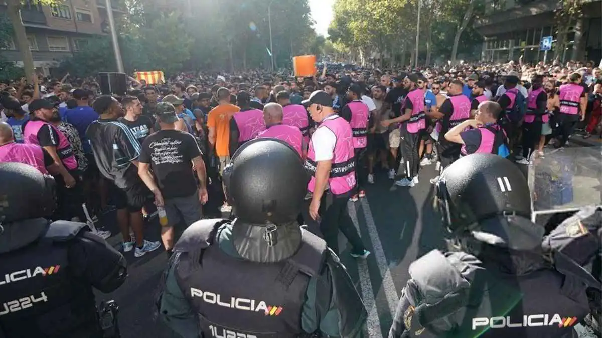 اشتباكات قوية بين الشرطة وجماهير مارسيليا قبل مواجهة ريال مدريد (فيديو)