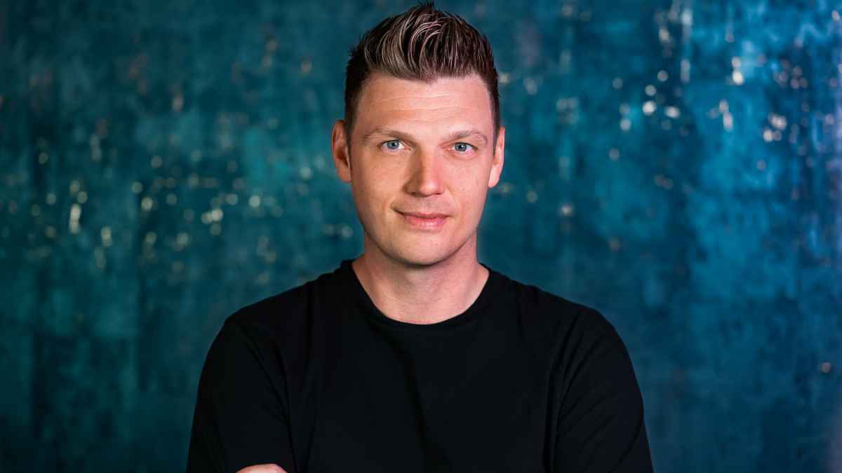 ضحية جديدة تتهم نيك كارتر بالاعتداء الجنسي وإصابتها بالسرطان