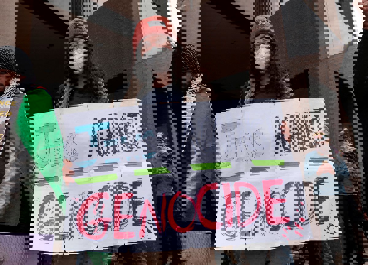 أمريكا.. ناشطون يهود يحتلّون "تمثال الحرية" للمطالبة بوقف الحرب في غزة 