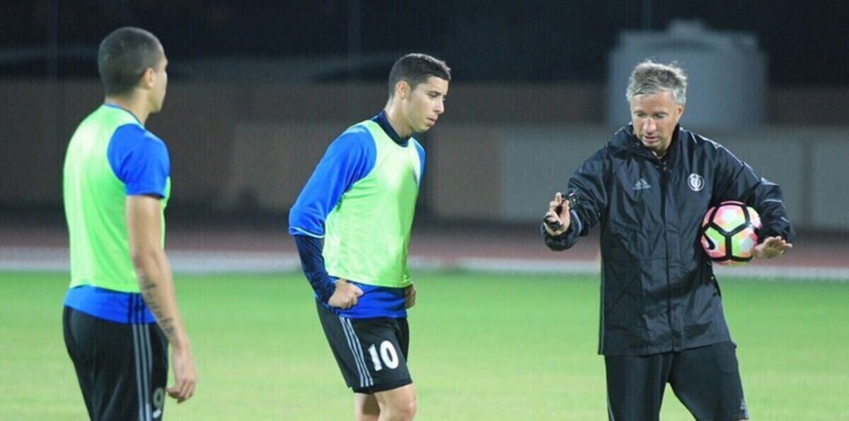 مدرب النصر الإماراتي يرغب في قيادة منتخب رومانيا