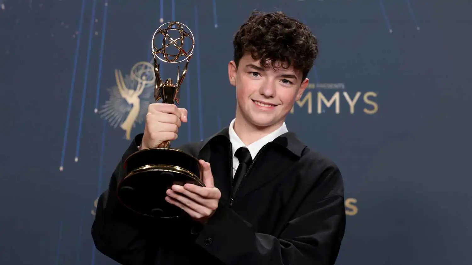 أوين كوبر يصنع التاريخ كأصغر فائز بجائزة "اختيار النقاد"