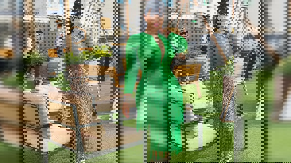 انتقادات وسخرية لاذعة لفاطمة العبدالله بسبب مقطع الملاهي