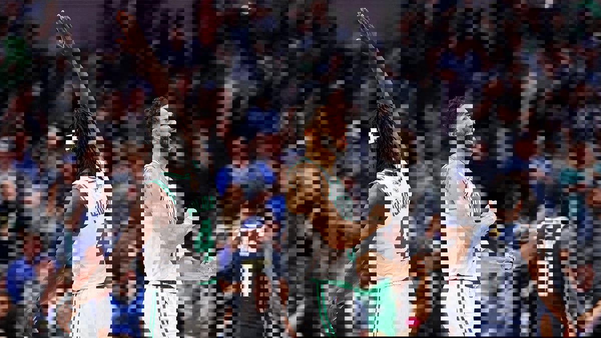 NBA.. بوسطن سيلتيكس يقترب من التتويج بلقب دوري السلة الأمريكي
