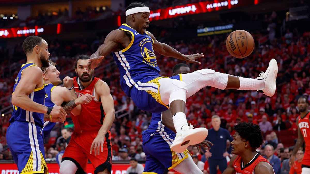 NBA.. إصابة باتلر في خسارة وريورز أمام روكتس بدوري كرة السلة الأمريكي