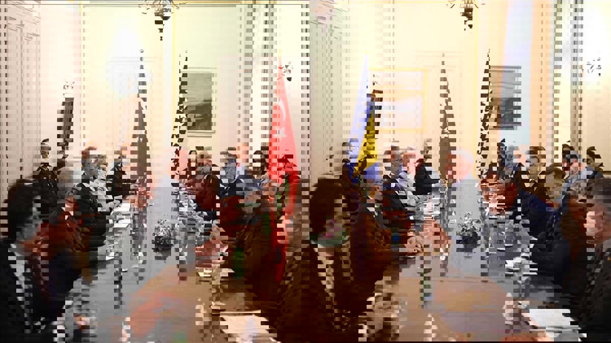 تركيا: يمكننا التوسط في الأزمة البوسنية لضمان استقرار المنطقة