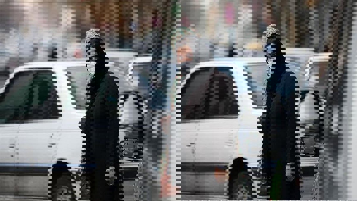 نحو 100 شخص يموتون يوميا في طهران بسبب كورونا