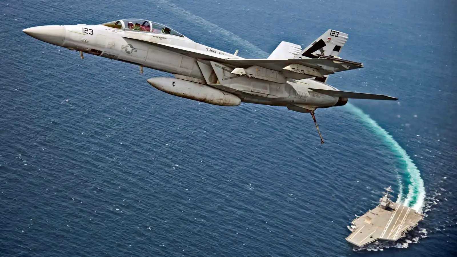 السادسة من نوعها.. تحطم مقاتلة من طراز F18 تابعة للبحرية الأمريكية