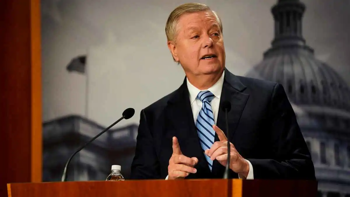 ليندسي غراهام: لا تخفيف للعقوبات دون تنازلات نووية من إيران