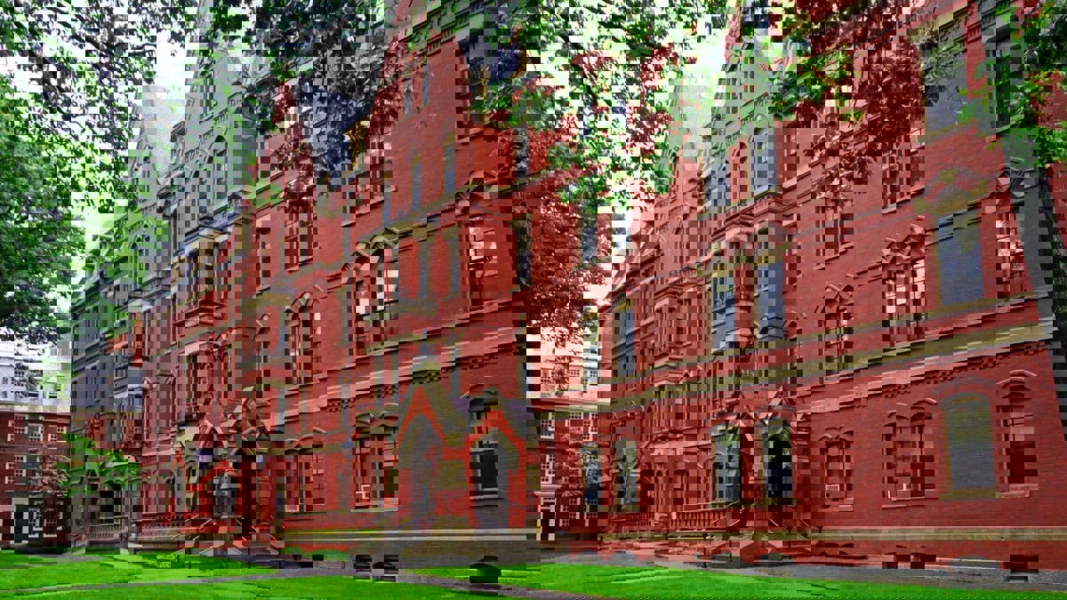 جامعة هارفارد تعتذر عن احتفاظها بكتاب رُبطت صفحاته بجلد إنسان