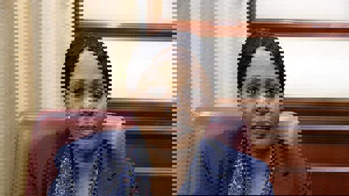 السودان.. استقالة وزيرة الحكم الاتحادي بثينة دينار