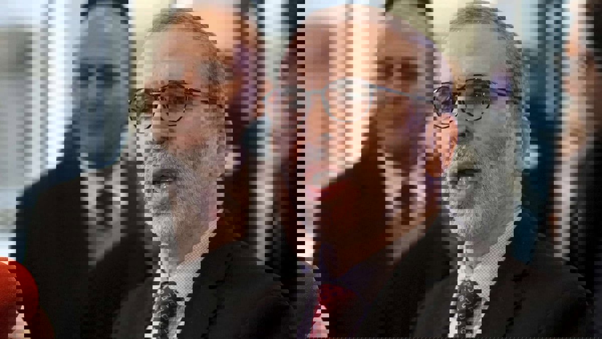 رغم قرار الدبيبة بالإبقاء على وظيفته.. وزارة النفط الليبية تتمسك بإيقاف صنع الله عن العمل