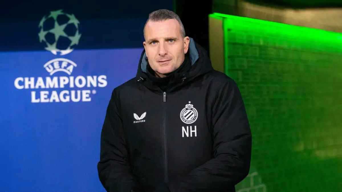 كلوب بروج يتخذ قرارا صادما تجاه مدربه قبل ساعات من مواجهة آرسنال