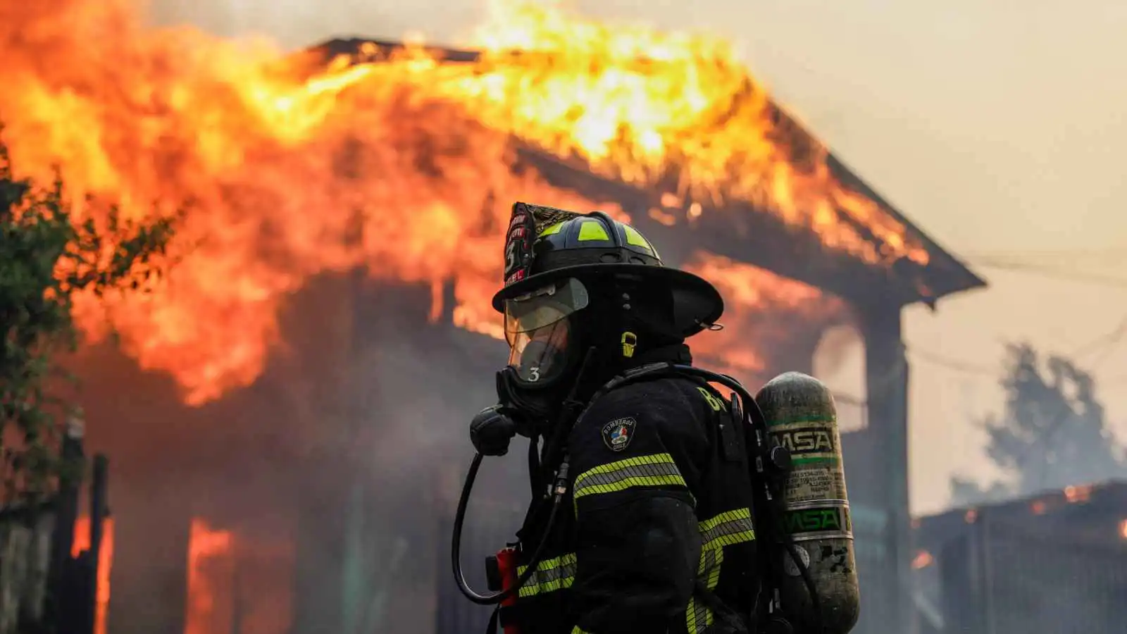 النيران تلتهم جنوب تشيلي.. قتلى وإجلاء الآلاف جراء حرائق مدمرة (فيديو وصور)
