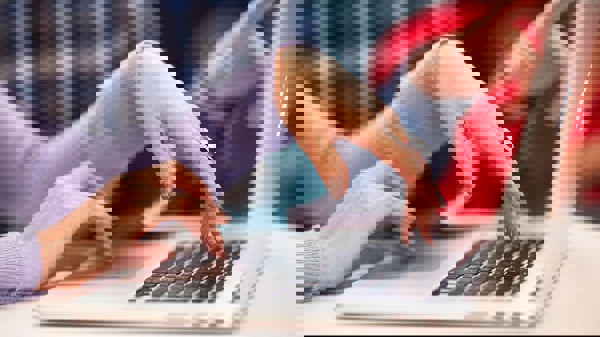 تحذير من خطر الذكاء الاصطناعي في "الاحتيال الرومانسي"