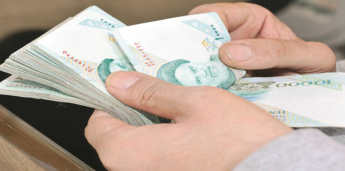 إيران تعتمد "التومان" عملة رئيسة للبلاد