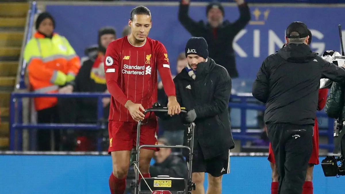 لماذا قطع فيرجيل فان دايك احتفاله في فوز ليفربول على ليستر سيتي؟ (صور)