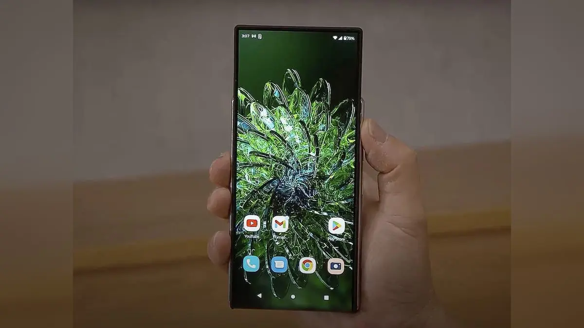 موتورولا تكشف عن جهاز جديد قابل لـ"التمدد"