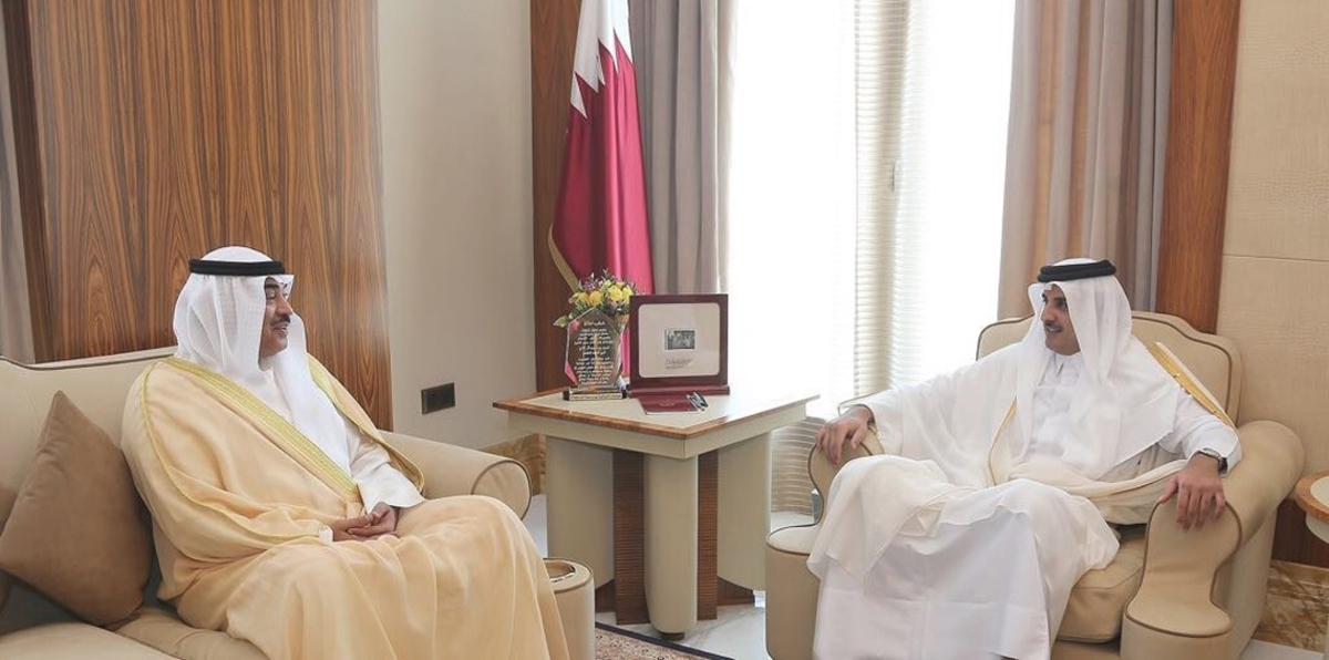 أمير قطر ووزير الخارجية الكويتي يبحثان آخر تطورات الأزمة الخليجية