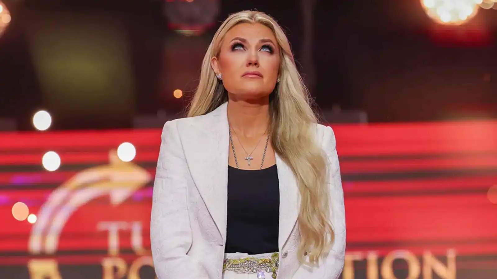 "نصابة".. انتقادات حادة لمقدم بودكاست سخر من أرملة تشارلي كيرك