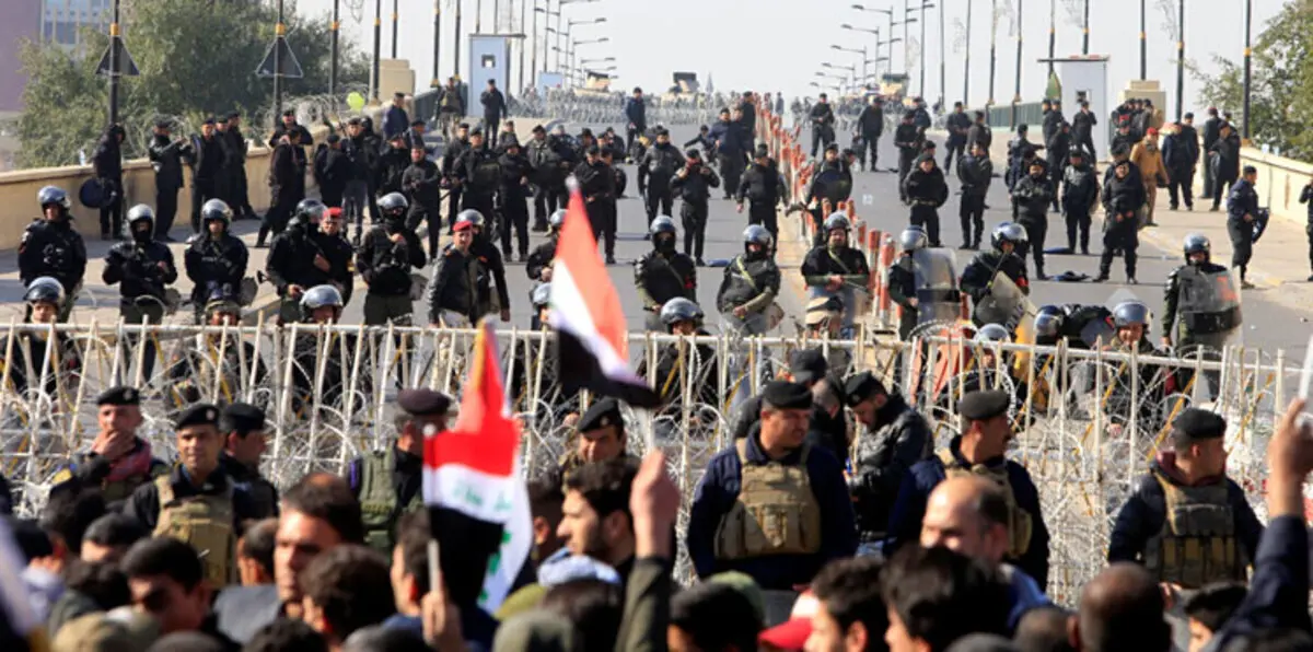 العراق.. الصدر يدعو متظاهري ساحة التحرير إلى "الانسحاب التكتيكي"