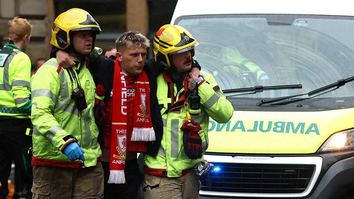 حادث مروع يعكر احتفالات ليفربول بالتتويج بلقب الدوري الإنجليزي (فيديو)