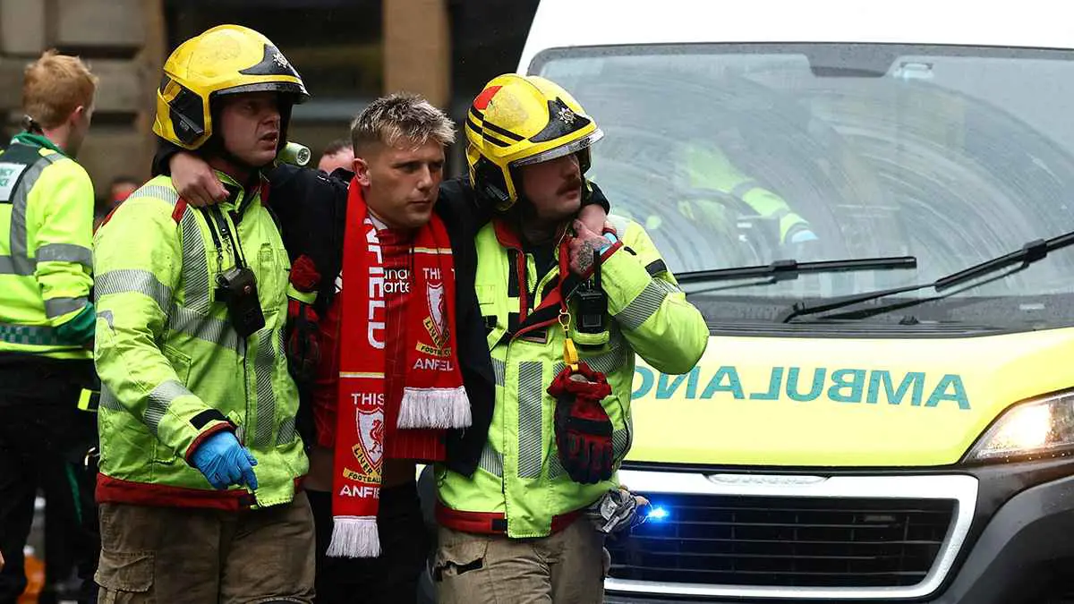 حادث مروع يعكر احتفالات ليفربول بالتتويج بلقب الدوري الإنجليزي (فيديو)