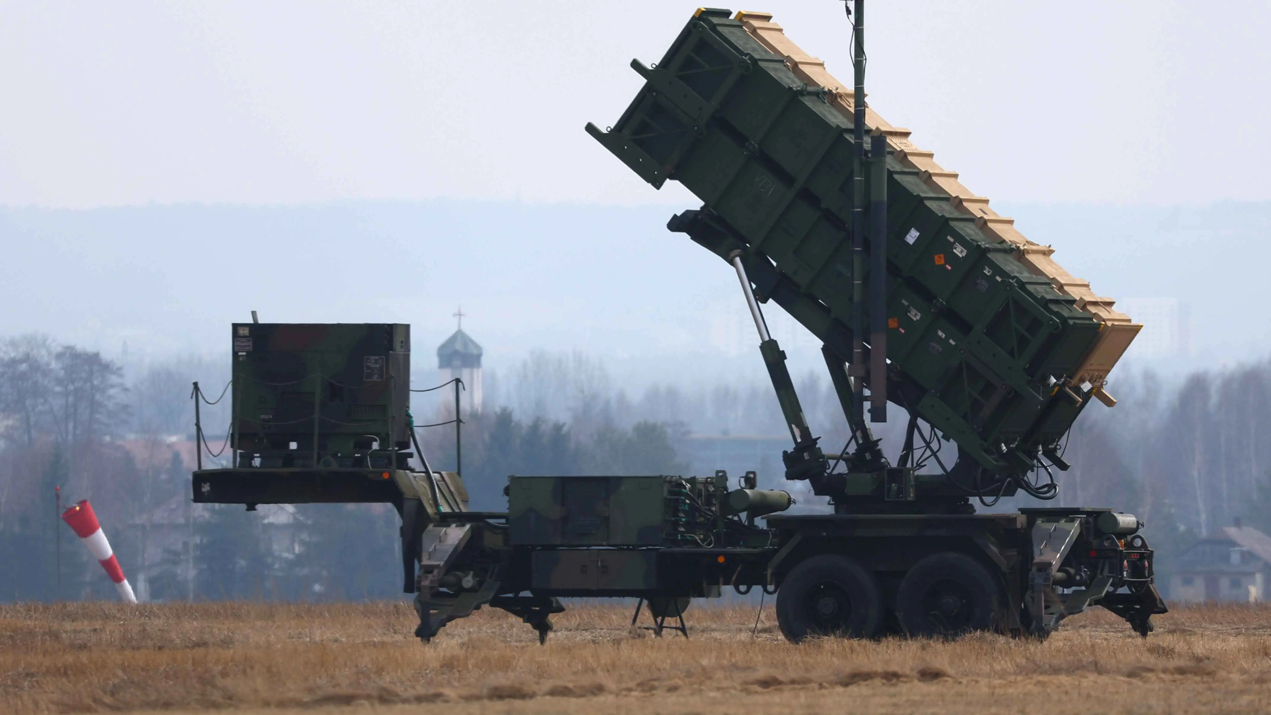 طبول الحرب تدق بين أوروبا وروسيا.. هل تدفع بولندا ثمن "لعبة الكبار"؟